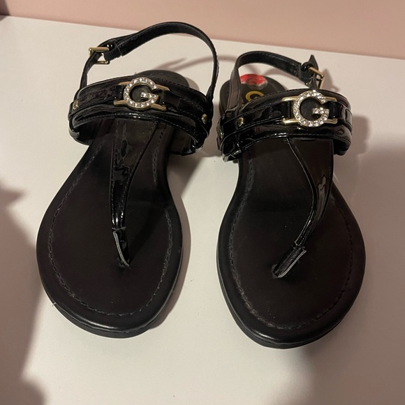 Guess - Picture 1 of 3